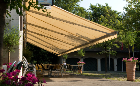 Určeno pro velké restaurace nebo soukromé zahradní terasy